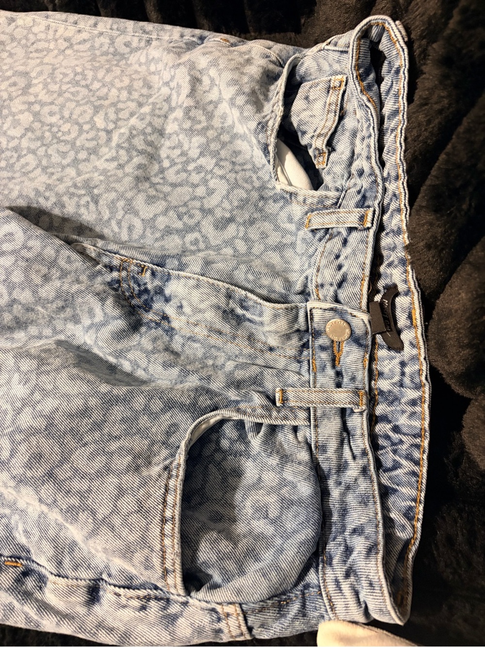 Nasty Gal Light Blue Leopard Wide-Leg Jeans - Picture 5 of 9